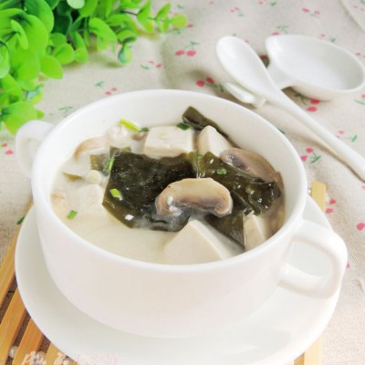 海带豆腐蘑菇汤的做法