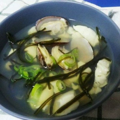 蛤蜊豆腐海带汤的做法